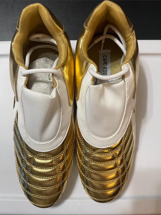 Cape Robbin Shoes - Cape Robbin Gold & white Vulay round toe Women's Athletic Sneakers NWT Sz. 9